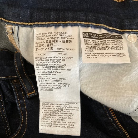 Levi's® Premium 724 HIGH RISE SLIM STRAIGHT WOMEN'S JEANS, Size 30, inseam 30 - Picture 10 of 11